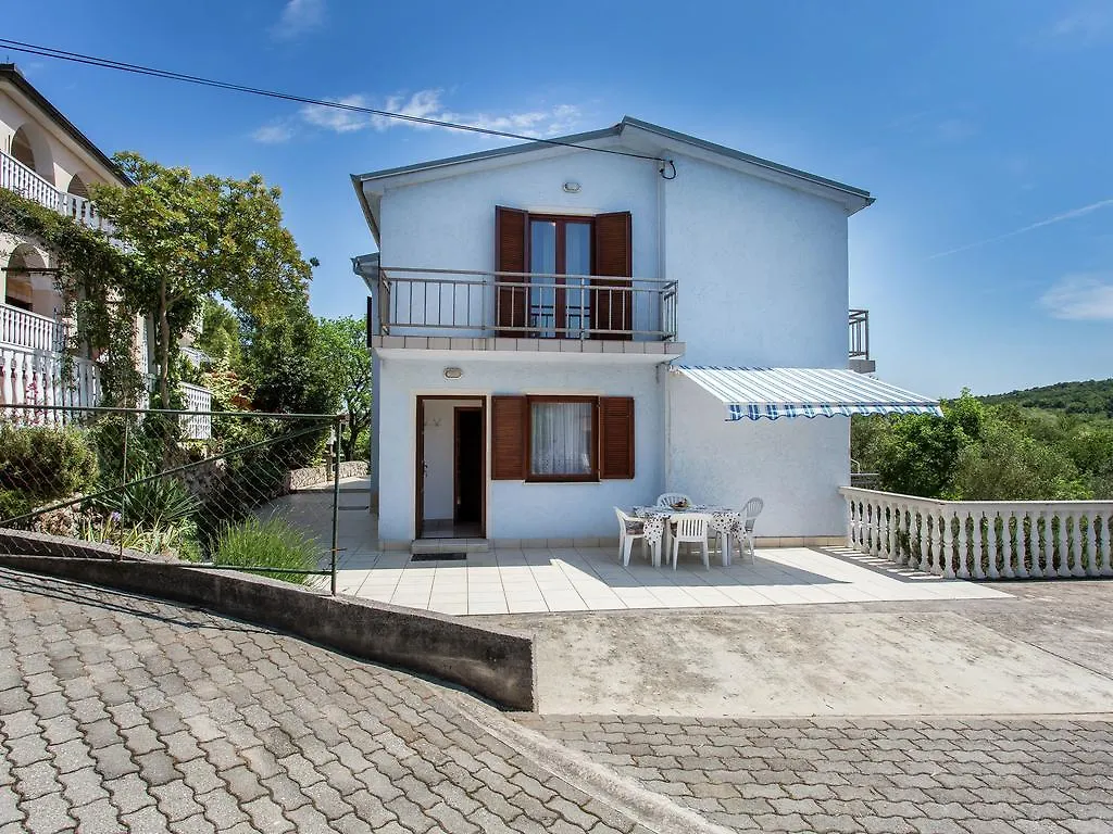 Nice Apartment On The Outskirts Of Silo