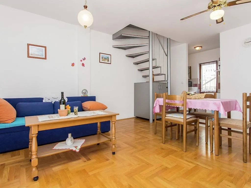 Nice Apartment On The Outskirts Of Silo  Šilo
